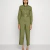 MICHAEL Michael Kors Damen UTILITY - Jumpsuit - Smoky Olive 1 MICHAEL Michael Kors Damen UTILITY - Jumpsuit - Smoky Olive -MICHAEL Michael Kors Verkaufsgeschäft 070cb1a37d5d4bbe80cfdd00ab0a7e13