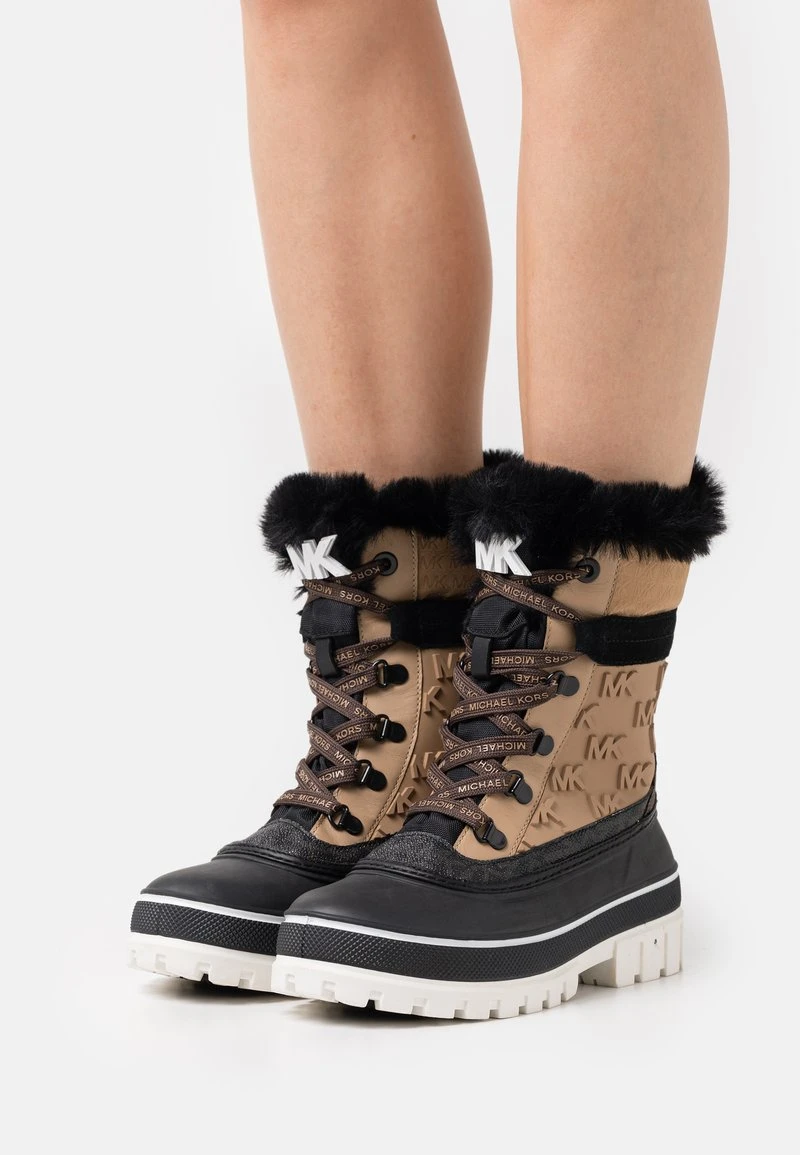 MICHAEL Michael Kors Damen OZZIE BOOT - Snowboot/Winterstiefel - Black/camel 3 MICHAEL Michael Kors Damen OZZIE BOOT - Snowboot/Winterstiefel - Black/camel