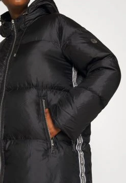 MICHAEL Michael Kors Damen LOGO TAPE ECO PUFFER - Daunenjacke - Black -MICHAEL Michael Kors Verkaufsgeschäft 230dcce8e59c4d04992db5a61afaf1b8