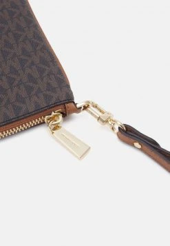 MICHAEL Michael Kors Damen JET CHARM WRISTLET - Clutch - Brown 10 MICHAEL Michael Kors Damen JET CHARM WRISTLET - Clutch - Brown -MICHAEL Michael Kors Verkaufsgeschäft 237f41fc5c9e4fb9aed26fccb2534e5b