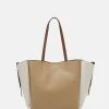 MICHAEL Michael Kors Damen FREYA OPEN TOTE - Handtasche - Camel Multi 2 MICHAEL Michael Kors Damen FREYA OPEN TOTE - Handtasche - Camel Multi -MICHAEL Michael Kors Verkaufsgeschäft 2d2e5ad6c39e452d8ad6aca7555f54e1