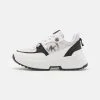 MICHAEL Michael Kors Kinder COSMO SPORT - Sneaker Low - White/black -MICHAEL Michael Kors Verkaufsgeschäft 2e01db6414da4dbf8a3ac75ef819fe16