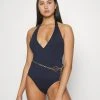 MICHAEL Michael Kors Damen CHAIN V NECK HALTER ONEPIECE BELT - Badeanzug - Navy 2 MICHAEL Michael Kors Damen CHAIN V NECK HALTER ONEPIECE BELT - Badeanzug - Navy -MICHAEL Michael Kors Verkaufsgeschäft 32525e29a64c4ccab39a8f1bfb09aada