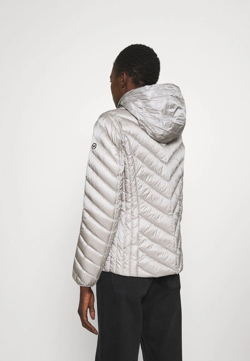 MICHAEL Michael Kors Damen SHORT PACKABLE PUFFER - Daunenjacke - Nickel 6 MICHAEL Michael Kors Damen SHORT PACKABLE PUFFER - Daunenjacke - Nickel – Bild 4