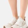 MICHAEL Michael Kors Damen NICK TRAINER - Sneaker Low - Light Cream/multi-coloured -MICHAEL Michael Kors Verkaufsgeschäft 38560adb0b8641328ada7e2bcfa22e12