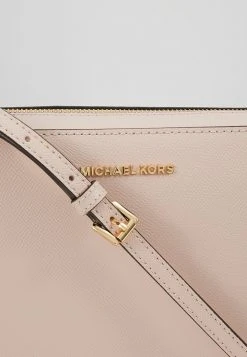 MICHAEL Michael Kors Damen JET SET TRAVEL CROSSBODY - Umhängetasche - Soft Pink 15 MICHAEL Michael Kors Damen JET SET TRAVEL CROSSBODY - Umhängetasche - Soft Pink -MICHAEL Michael Kors Verkaufsgeschäft 44ff9915da2e4e07ae577ed285e9c9eb