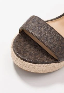 MICHAEL Michael Kors Damen PRUE WEDGE - High Heel Sandalette - Brown 11 MICHAEL Michael Kors Damen PRUE WEDGE - High Heel Sandalette - Brown -MICHAEL Michael Kors Verkaufsgeschäft 45a33a5c7ad1412e90f5bc8284849278