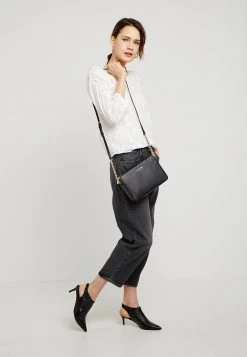 MICHAEL Michael Kors Damen JET SET TRAVEL CROSSBODY - Umhängetasche - Black 10 MICHAEL Michael Kors Damen JET SET TRAVEL CROSSBODY - Umhängetasche - Black -MICHAEL Michael Kors Verkaufsgeschäft 460555e03ca1461f800e3641c07c32f6