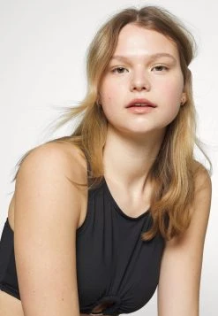 MICHAEL Michael Kors Damen ICONIC SOLIDS CROPPED - Bikini-Top - Black 13 MICHAEL Michael Kors Damen ICONIC SOLIDS CROPPED - Bikini-Top - Black -MICHAEL Michael Kors Verkaufsgeschäft 638249b7152b4fa5910079b30c47fc2f