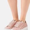 MICHAEL Michael Kors Damen POPPY LACE UP - Sneaker Low - Ballet 1 MICHAEL Michael Kors Damen POPPY LACE UP - Sneaker Low - Ballet -MICHAEL Michael Kors Verkaufsgeschäft 6a67f8083b8544139aab5c15eac65f06