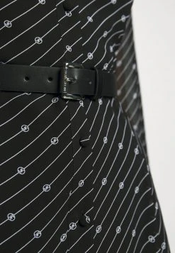 MICHAEL Michael Kors Damen CIRCLE LOGO DRESS - Freizeitkleid - Black/white 17 MICHAEL Michael Kors Damen CIRCLE LOGO DRESS - Freizeitkleid - Black/white -MICHAEL Michael Kors Verkaufsgeschäft 708c7247db8d492d8ddcbb58e629c770