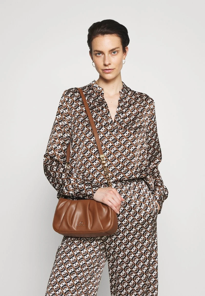 MICHAEL Michael Kors Damen HANNAH - Umhängetasche - Luggage 3 MICHAEL Michael Kors Damen HANNAH - Umhängetasche - Luggage