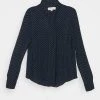 MICHAEL Michael Kors Damen PERFECT DOTS BOW BLOUSE - Hemdbluse - Dark Blue -MICHAEL Michael Kors Verkaufsgeschäft 7c8e7fa2e2564588a51bcd5de40cf9b3