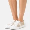 MICHAEL Michael Kors Damen IRVING STRIPE LACE UP - Sneaker Low - Pale Gold 1 MICHAEL Michael Kors Damen IRVING STRIPE LACE UP - Sneaker Low - Pale Gold -MICHAEL Michael Kors Verkaufsgeschäft 83e09693d38b4794a20b38a37e36de0a