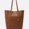 MICHAEL Michael Kors Damen SINCLAIR SHOPPER TOTE - Shopping Bag - Luggage 2 MICHAEL Michael Kors Damen SINCLAIR SHOPPER TOTE - Shopping Bag - Luggage -MICHAEL Michael Kors Verkaufsgeschäft 85793b9430084fe98d257db3556b2ba9