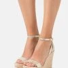 MICHAEL Michael Kors Damen KIMBERLY WEDGE - High Heel Sandalette - Pale Gold 2 MICHAEL Michael Kors Damen KIMBERLY WEDGE - High Heel Sandalette - Pale Gold -MICHAEL Michael Kors Verkaufsgeschäft 8b344f49ddd342bf9e22d99ae463c90f
