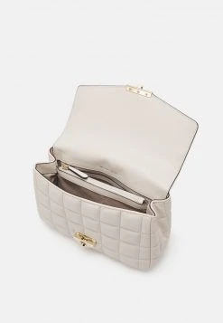 MICHAEL Michael Kors Damen SOHO CHAIN - Umhängetasche - Cream 8 MICHAEL Michael Kors Damen SOHO CHAIN - Umhängetasche - Cream -MICHAEL Michael Kors Verkaufsgeschäft 90f48e527e694095bc6f2f197b3adff2