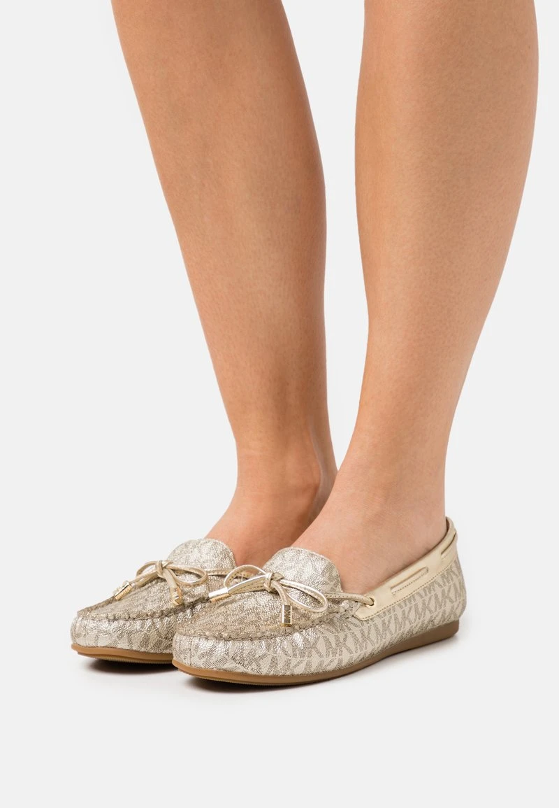 MICHAEL Michael Kors Damen SUTTON - Slipper - Pale Gold 3 MICHAEL Michael Kors Damen SUTTON - Slipper - Pale Gold