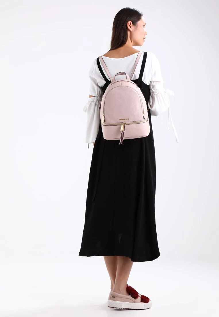 MICHAEL Michael Kors Damen RHEA ZIP BACKPACK SMALL - Tagesrucksack - Soft Pink 4 MICHAEL Michael Kors Damen RHEA ZIP BACKPACK SMALL - Tagesrucksack - Soft Pink – Bild 2