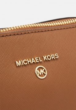 MICHAEL Michael Kors Damen JET SET CHARM DOME XBODY - Umhängetasche - Luggage 9 MICHAEL Michael Kors Damen JET SET CHARM DOME XBODY - Umhängetasche - Luggage -MICHAEL Michael Kors Verkaufsgeschäft 992e46ef8867472583362d6d564cc717