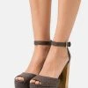 MICHAEL Michael Kors Damen PORTER ANKLE STRAP - High Heel Sandalette - Brown 1 MICHAEL Michael Kors Damen PORTER ANKLE STRAP - High Heel Sandalette - Brown -MICHAEL Michael Kors Verkaufsgeschäft a24f97530bc04a9b8848c1b1372fe0ca