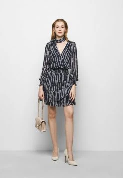 MICHAEL Michael Kors Damen SAILOR KNOT - Freizeitkleid - Dark Blue 11 MICHAEL Michael Kors Damen SAILOR KNOT - Freizeitkleid - Dark Blue -MICHAEL Michael Kors Verkaufsgeschäft a59bcd7ded9a4a5690f03b0be4c51d1e