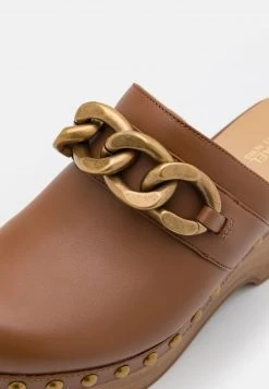 MICHAEL Michael Kors Damen SCARLETT - Clogs - Luggage -MICHAEL Michael Kors Verkaufsgeschäft ac58e0e641f64d42bd637c7ef01f5588