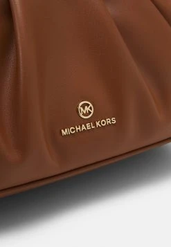 MICHAEL Michael Kors Damen HANNAH - Umhängetasche - Luggage 17 MICHAEL Michael Kors Damen HANNAH - Umhängetasche - Luggage -MICHAEL Michael Kors Verkaufsgeschäft bbe790a6966d451594c27c3d2c18b35e