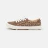 MICHAEL Michael Kors Kinder IZETTA - Sneaker Low - Butternut 2 MICHAEL Michael Kors Kinder IZETTA - Sneaker Low - Butternut -MICHAEL Michael Kors Verkaufsgeschäft c0cf526a1bd4467d915681a90674ba7b