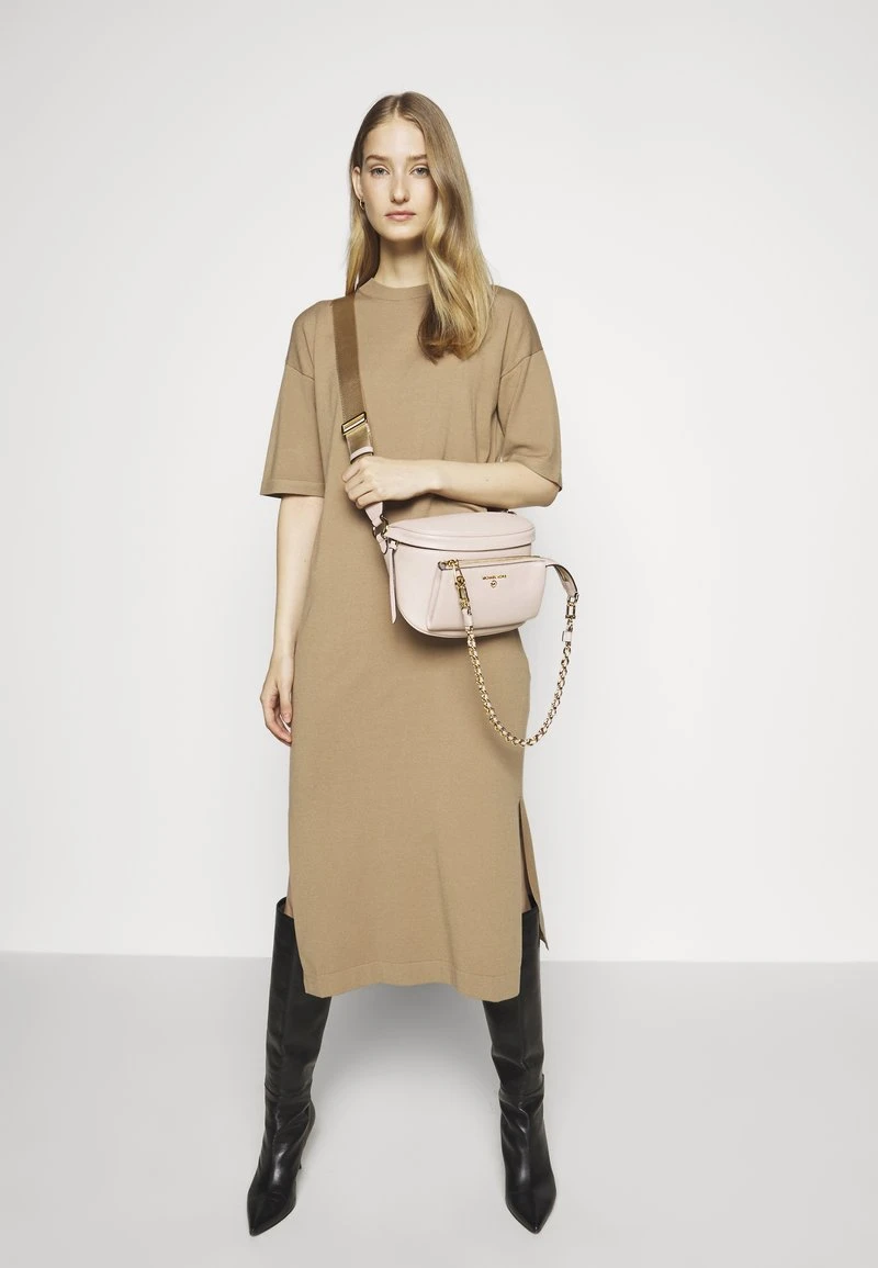 MICHAEL Michael Kors Damen SLATER SLING PACK - Umhängetasche - Soft Pink 3 MICHAEL Michael Kors Damen SLATER SLING PACK - Umhängetasche - Soft Pink