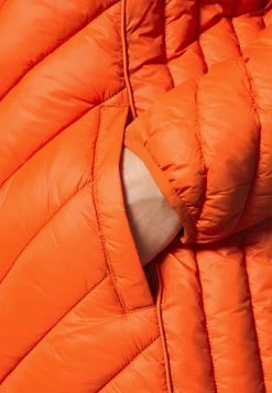 MICHAEL Michael Kors Damen WOMENS ZIP FRONT CHEVRON PACKABLE - Übergangsjacke - Zinnia 17 MICHAEL Michael Kors Damen WOMENS ZIP FRONT CHEVRON PACKABLE - Übergangsjacke - Zinnia -MICHAEL Michael Kors Verkaufsgeschäft c89ef63b555f48739ccf42295d596bc5