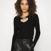 MICHAEL Michael Kors Damen CHAIN CUT OUT CROP - Strickpullover - Black 2 MICHAEL Michael Kors Damen CHAIN CUT OUT CROP - Strickpullover - Black -MICHAEL Michael Kors Verkaufsgeschäft ca8bad9efd8d4086be2f5c90970bcaf2