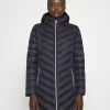 MICHAEL Michael Kors Damen LONG PACKABLE PUFFER - Daunenmantel - Dark Navy 2 MICHAEL Michael Kors Damen LONG PACKABLE PUFFER - Daunenmantel - Dark Navy -MICHAEL Michael Kors Verkaufsgeschäft cdee22306b914f52b293adc6c05c31f0