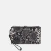 MICHAEL Michael Kors Damen JET SET WRISTLET - Geldbörse - Black/white 1 MICHAEL Michael Kors Damen JET SET WRISTLET - Geldbörse - Black/white -MICHAEL Michael Kors Verkaufsgeschäft d38bd001b9764669a234512188b21a9f