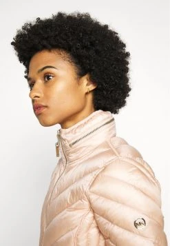 MICHAEL Michael Kors Damen SHORT PACKABLE PUFFER - Daunenjacke - Powder Blush -MICHAEL Michael Kors Verkaufsgeschäft d58783ee805c40ba9e2067c0e86844e8