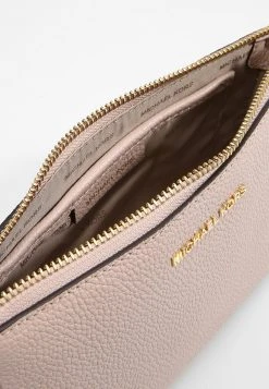 MICHAEL Michael Kors Damen JET SET MEDIUM CHAIN POUCHETTE - Handtasche - Soft Pink -MICHAEL Michael Kors Verkaufsgeschäft d7b683987c35466aacec99f8394d362b