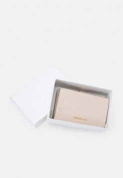 MICHAEL Michael Kors Damen CHARM WALLET - Geldbörse - Soft Pink 11 MICHAEL Michael Kors Damen CHARM WALLET - Geldbörse - Soft Pink -MICHAEL Michael Kors Verkaufsgeschäft d8c138777301496aa4fd5360647fa47f