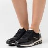 MICHAEL Michael Kors Damen ALLIE WRAP TRAINER - Sneaker Low - Black 2 MICHAEL Michael Kors Damen ALLIE WRAP TRAINER - Sneaker Low - Black -MICHAEL Michael Kors Verkaufsgeschäft d9a83499c85144a1b4060d90e30869be