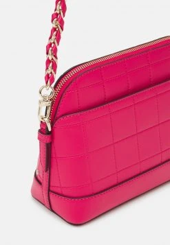 MICHAEL Michael Kors Damen JET SET CHARM DOME - Umhängetasche - Rubin Red 11 MICHAEL Michael Kors Damen JET SET CHARM DOME - Umhängetasche - Rubin Red -MICHAEL Michael Kors Verkaufsgeschäft e08f2be470384a79aaff3e38d7b3c2d6