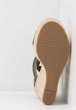 MICHAEL Michael Kors Damen PRUE WEDGE - High Heel Sandalette - Brown 15 MICHAEL Michael Kors Damen PRUE WEDGE - High Heel Sandalette - Brown -MICHAEL Michael Kors Verkaufsgeschäft e6a1df468fc648d08d579826fc6730ca