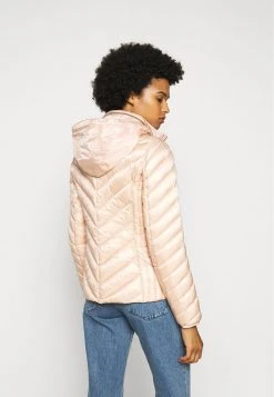 MICHAEL Michael Kors Damen SHORT PACKABLE PUFFER - Daunenjacke - Powder Blush -MICHAEL Michael Kors Verkaufsgeschäft f5343f460c264391a6e168ec544ed51f