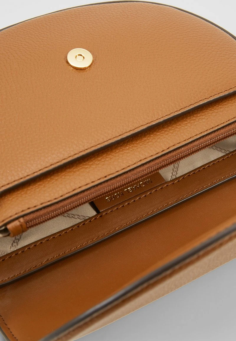 MICHAEL Michael Kors Damen JET SET DOME - Umhängetasche - Tan 7 MICHAEL Michael Kors Damen JET SET DOME - Umhängetasche - Tan – Bild 5